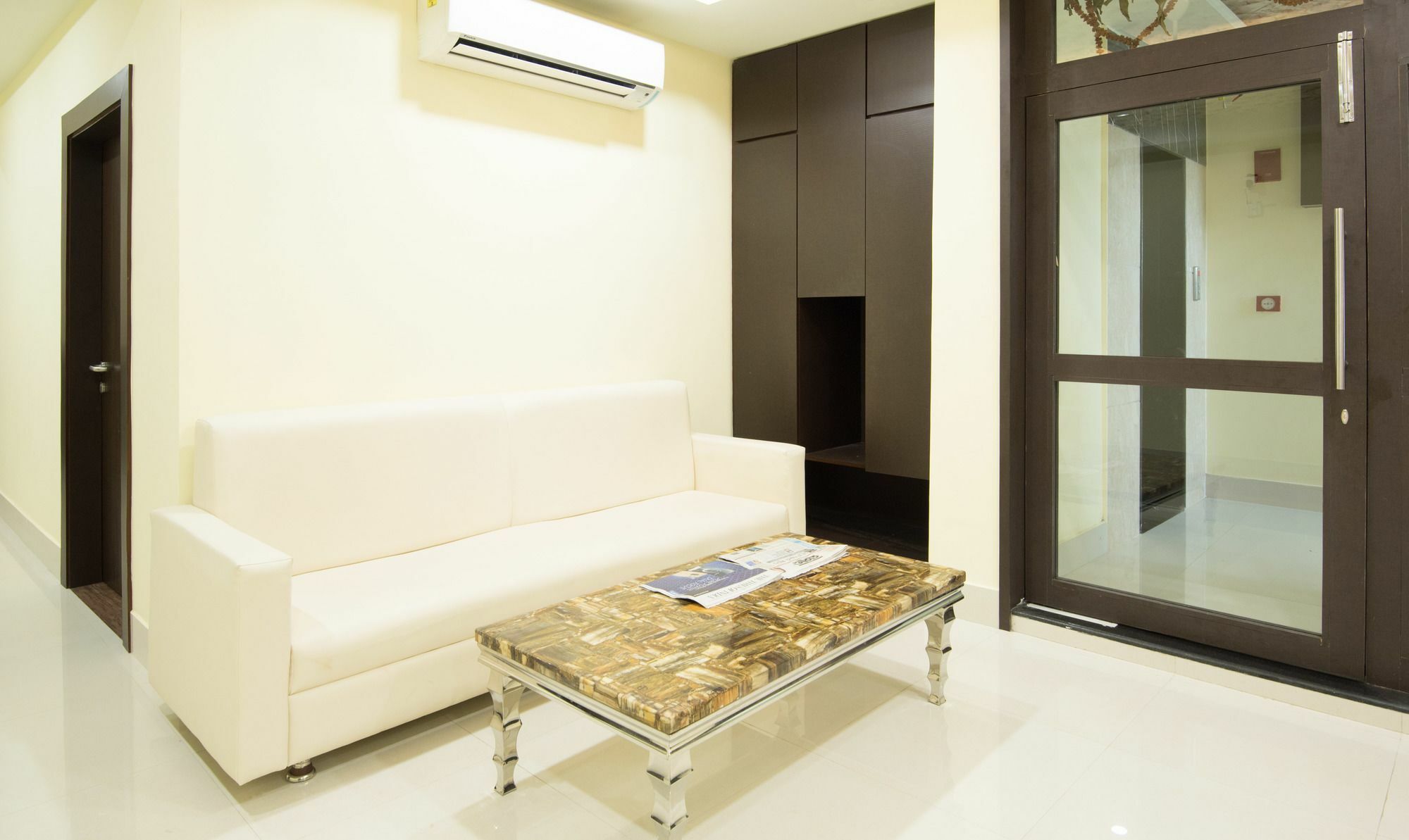 Treebo King's Court Chandrasekharpur 3*