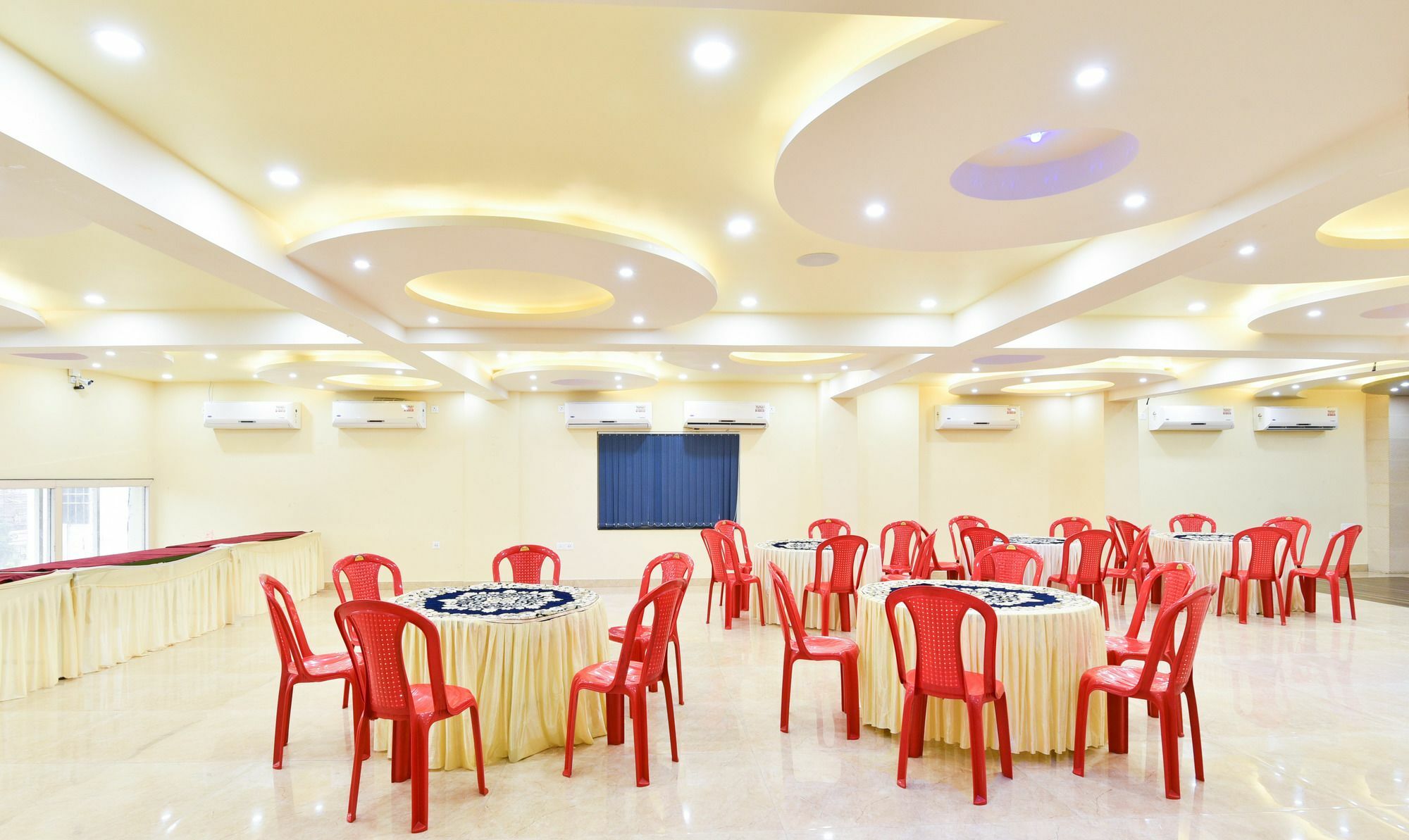 Treebo King's Court Chandrasekharpur 3*