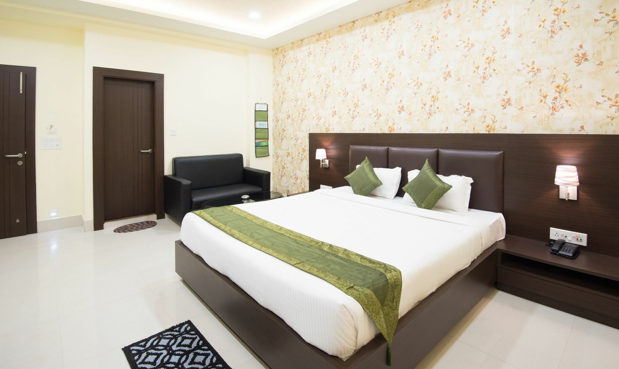 Treebo King's Court Chandrasekharpur Hotel 3*