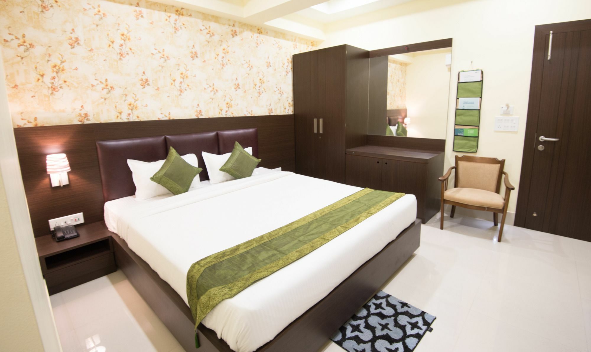 Treebo King's Court Chandrasekharpur Hotel 3*