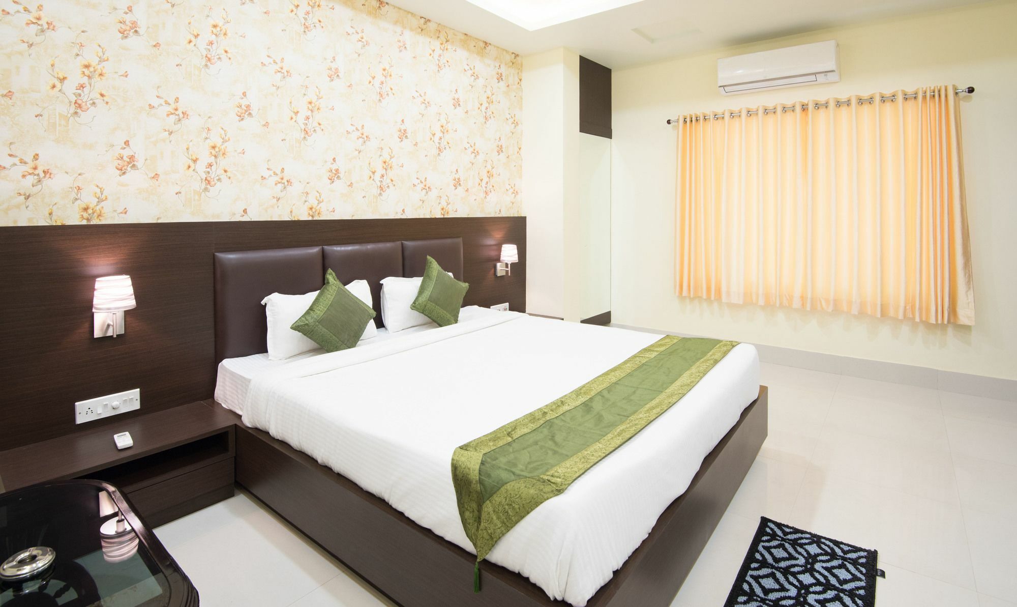 Treebo King's Court Chandrasekharpur 3*