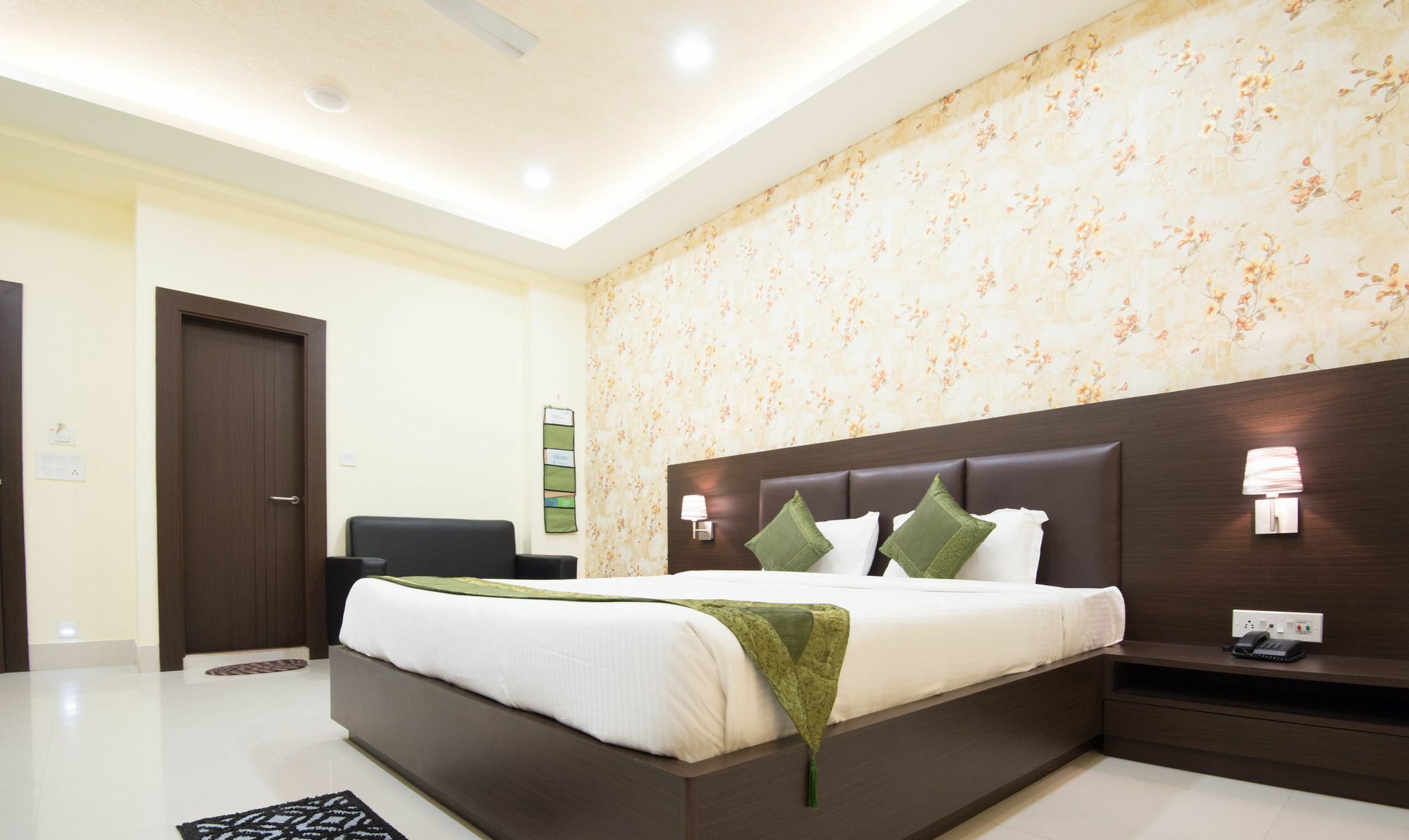 Treebo King's Court Chandrasekharpur Hotel 3*